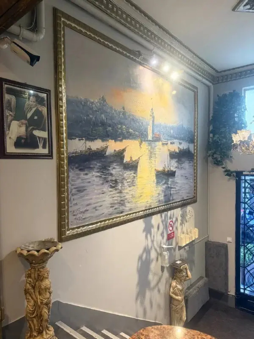 Апартаменты 3BR Flat Old Style 4AC Terrace, Metro