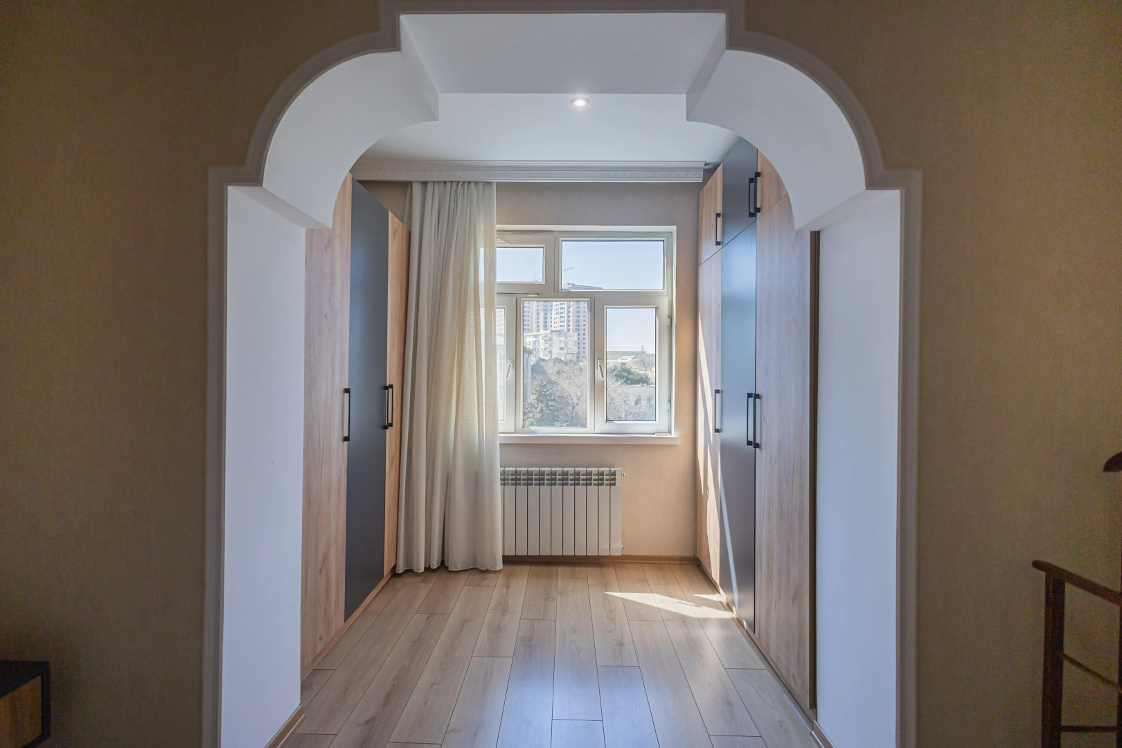 Апартаменты Двухспальные с Гостиной Комнатой в Центре Города