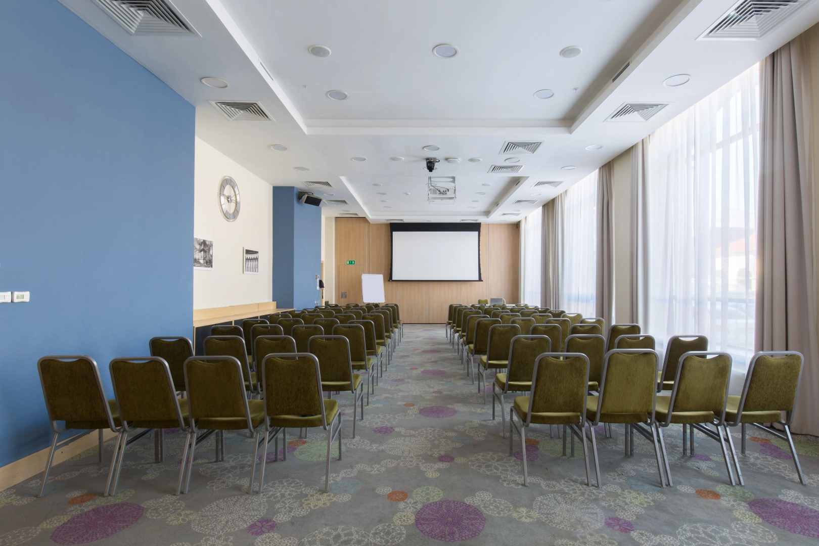 Отель Нестеров Плаза