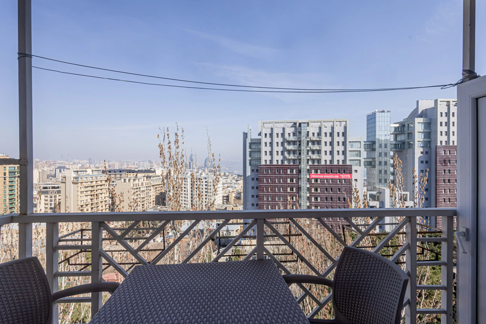 Апартаменты Двухспальные с Гостиной Комнатой в Центре Города