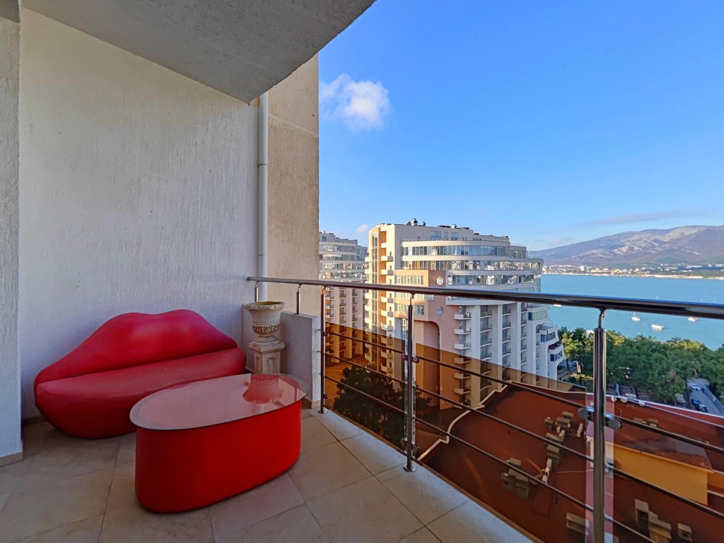 Апартаменты Двухкомнатная Квартира с Видом на Геленджикскую Бухту