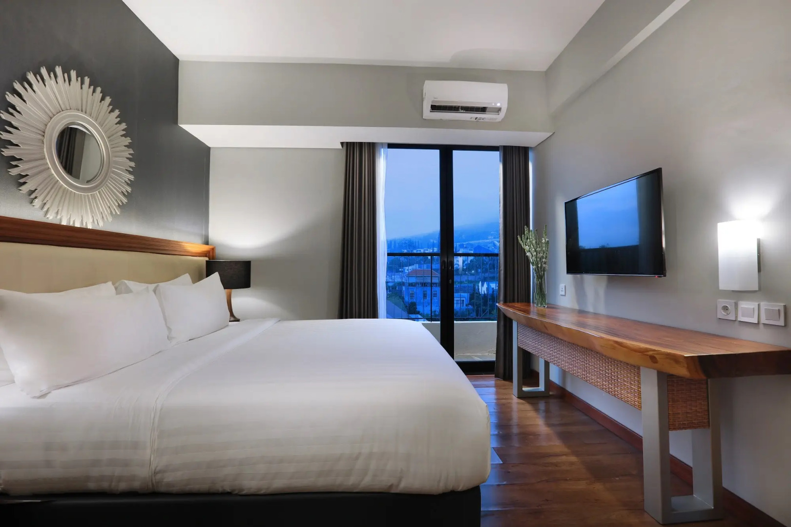 Отель Aston Inn Batu - Malang