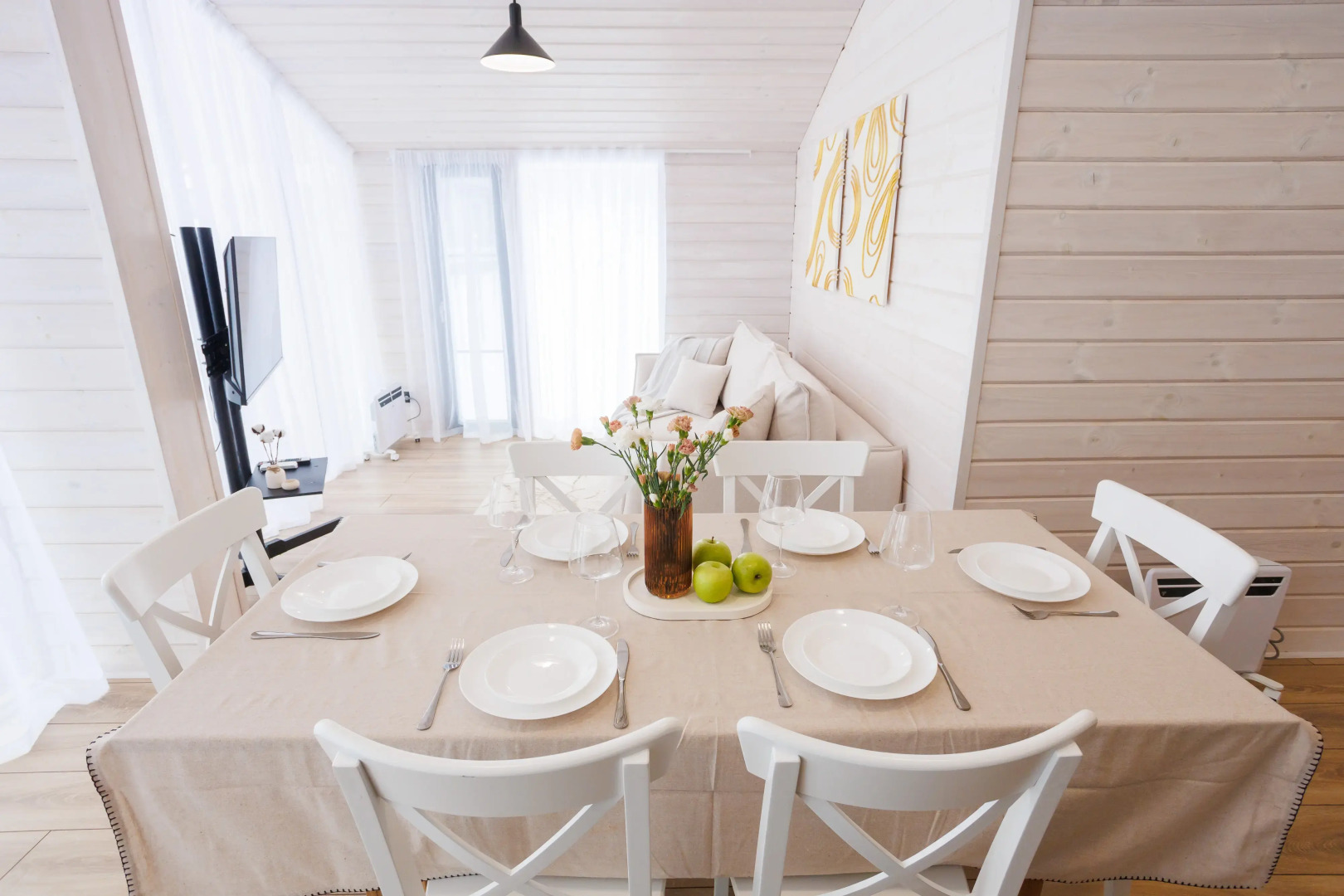 Частный дом Forested home на горке