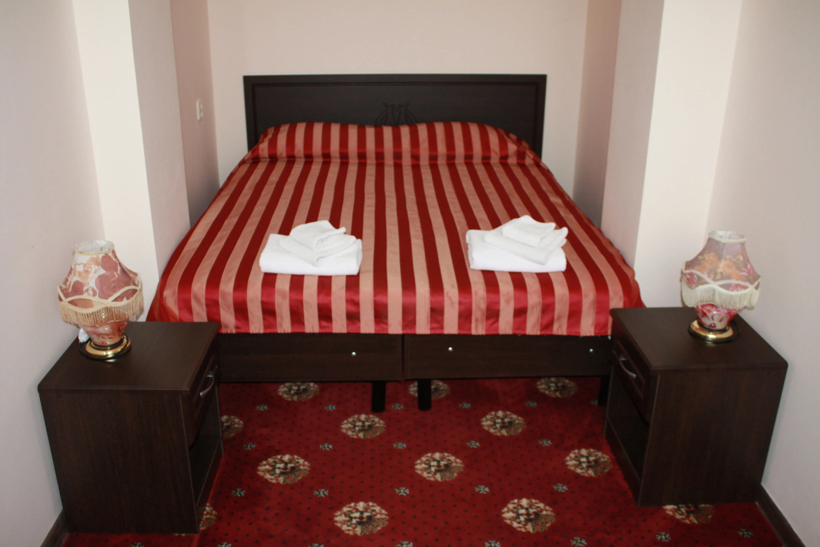 Отель Максимус