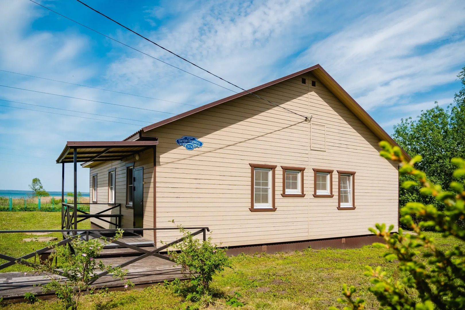 Частный дом на берегу озера Плещеево 57А