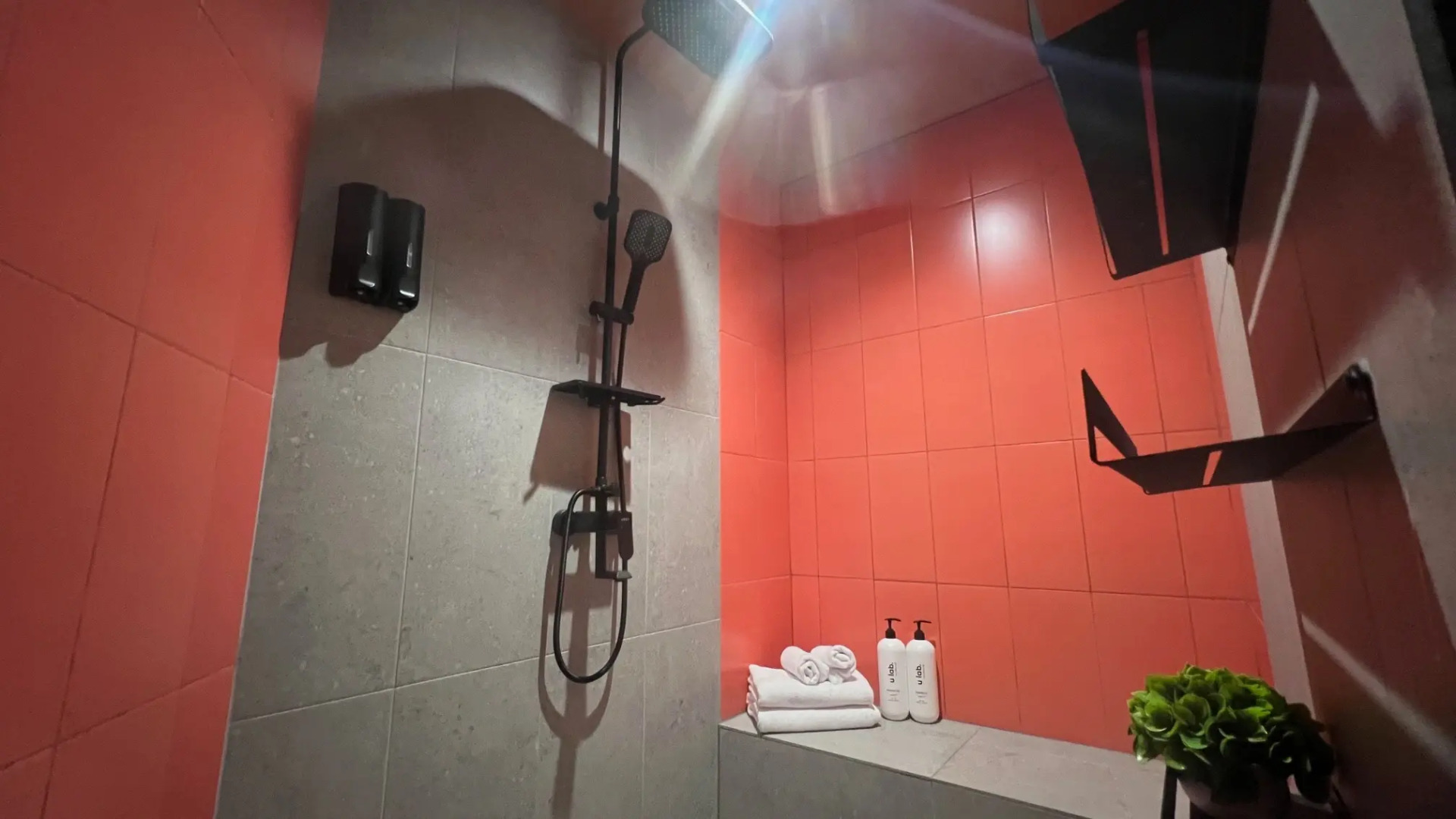 Апартаменты у Часовой Башни Оранжевые