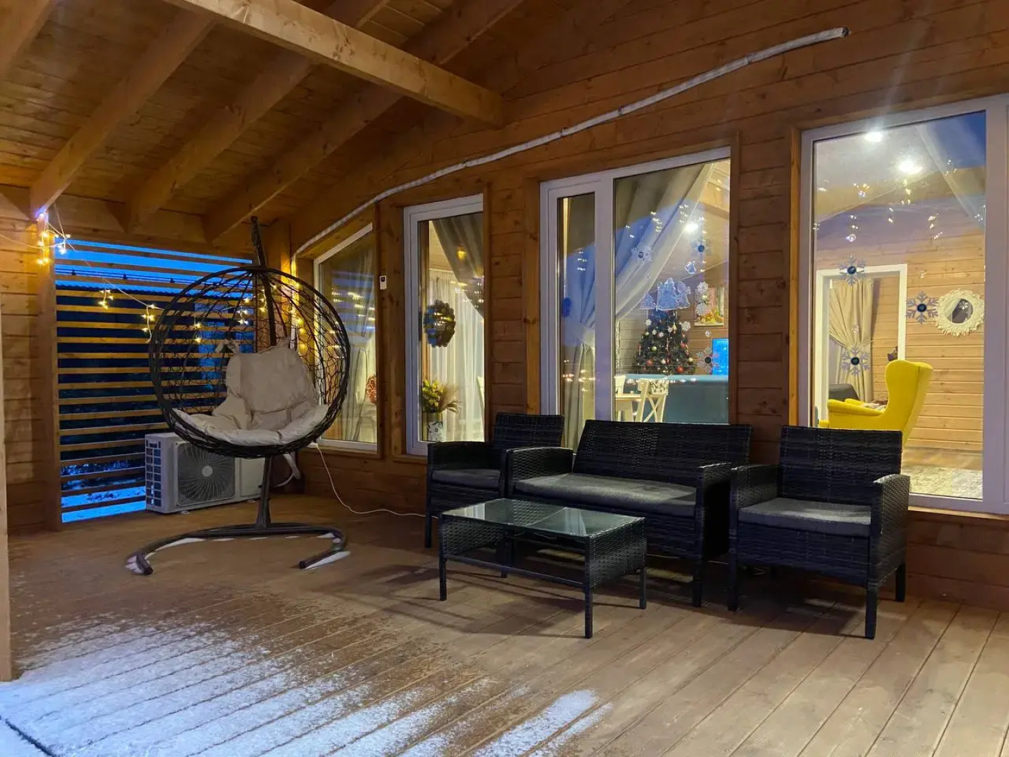 Частный дом комфортный со столом для пинг-понга и батутом