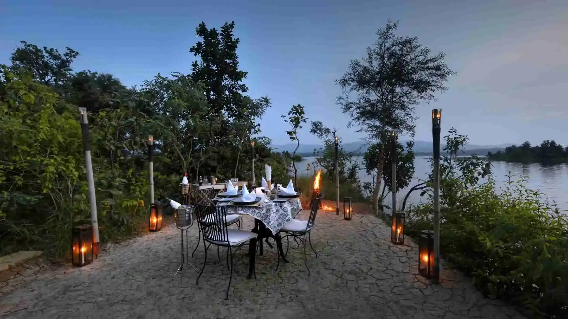 Pugdundee Safaris - Denwa Backwater Escape Satpura Lodging House