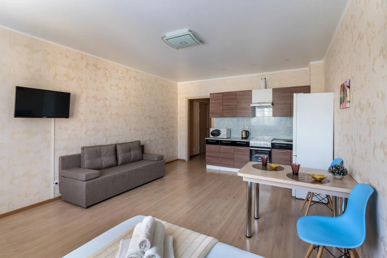 Апартаменты студия в новом доме в центре Тюмени