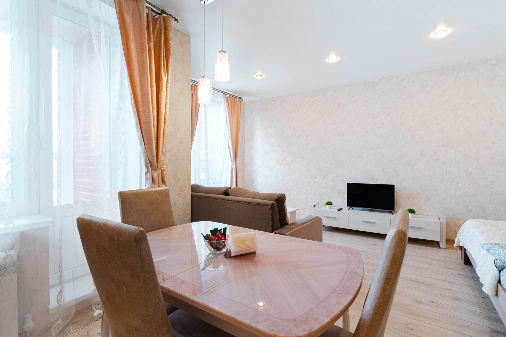 Апартаменты Студия в самом центре левого берега Иртыша