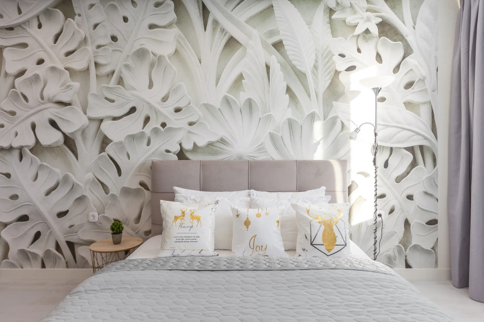 Апартаменты Дизайнерские Апарименты с видом на настоящую Космическую Ракету Союз в Центре Самары