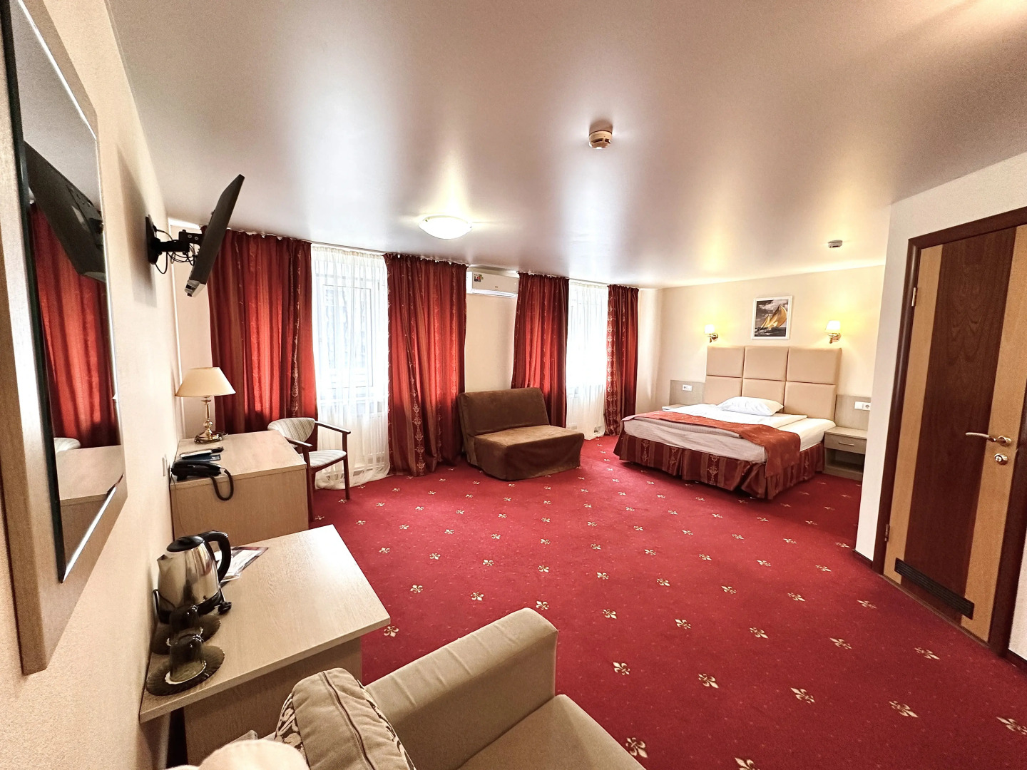 Отель Амакс Визит