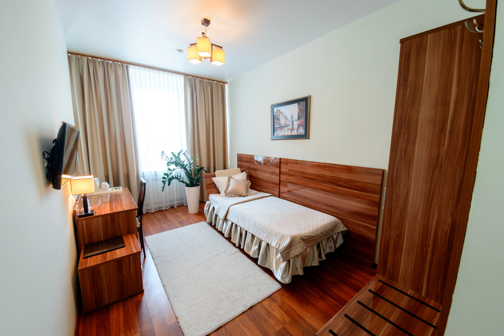 Отель Метрополис