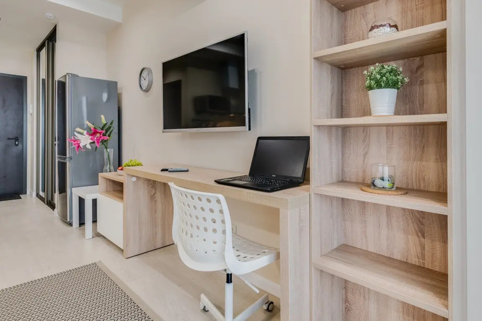 Апартаменты Премиум с Балконом и Видом на Город Business Apartments