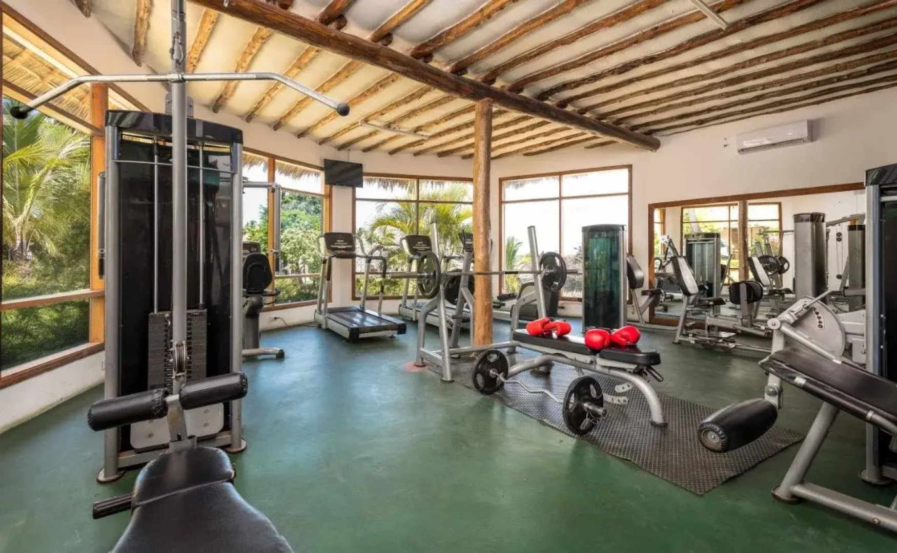 Курортный отель Karafuu Beach Resort & Spa