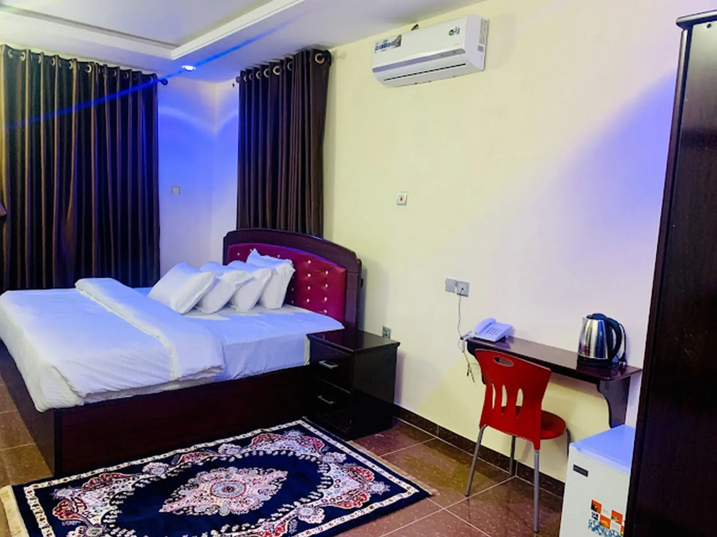 Hotel Ama Luxury Suites