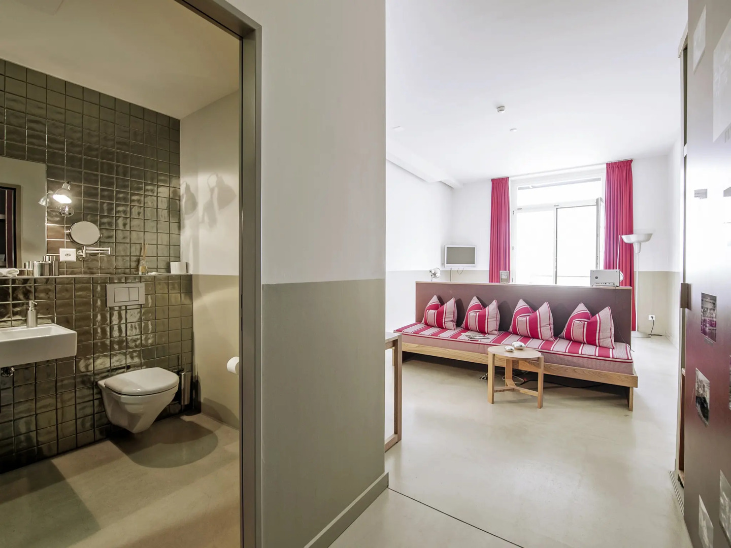 Отель Lofthotel