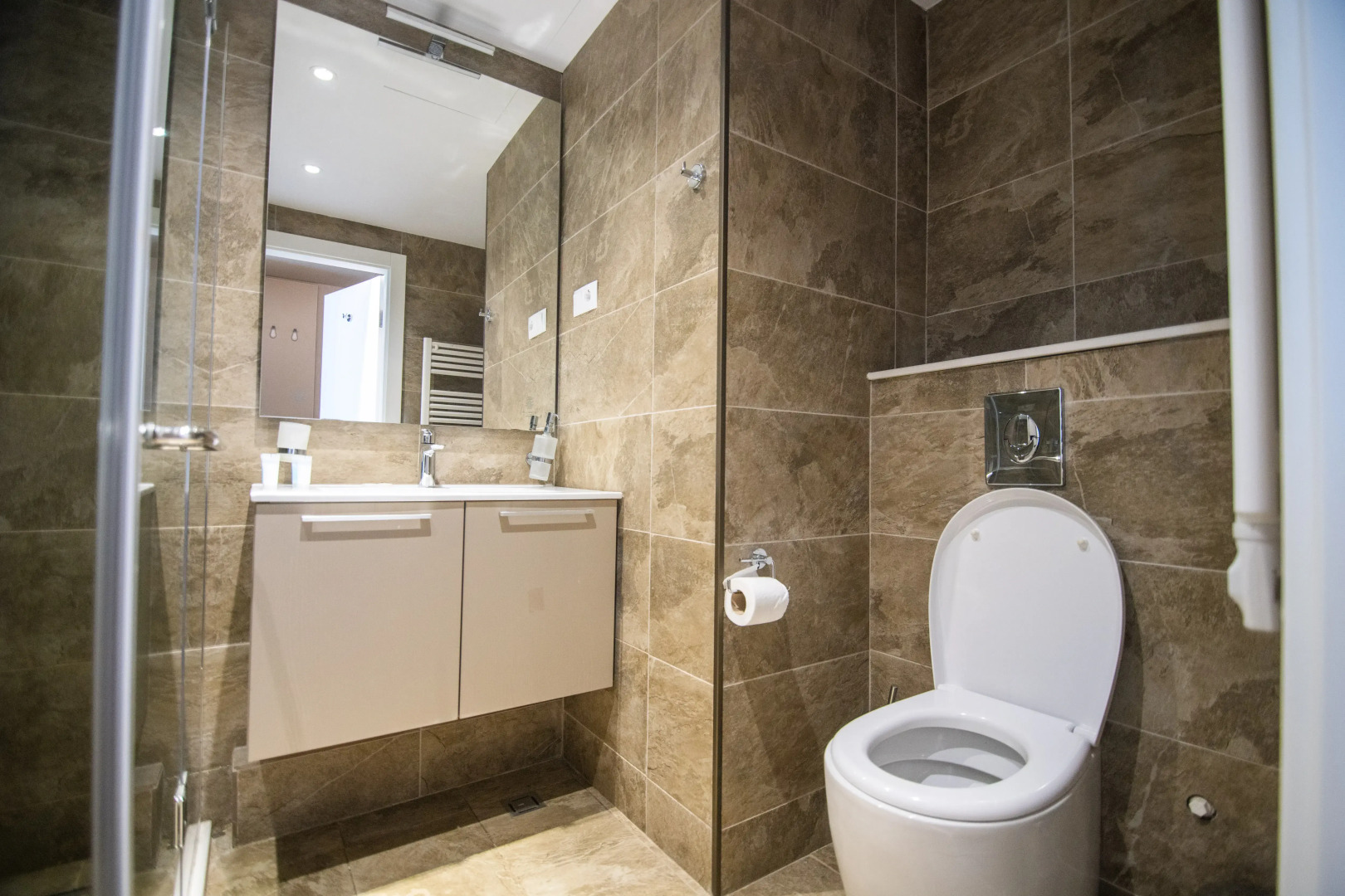 Апартаменты Bright Apartment with Balcony in Alliance Palace Batumi - Steps from the Sea & Dancing Fountains