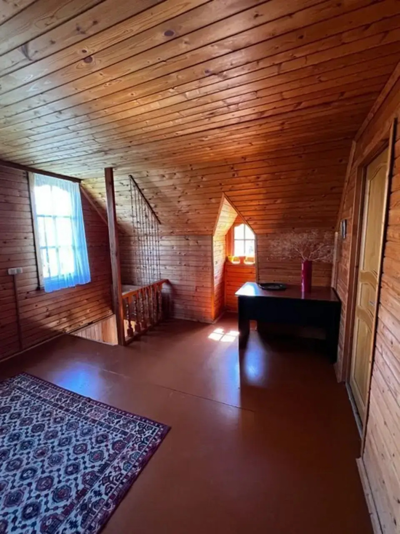 Частный дом четырехкомнатная дача, 95 м²
