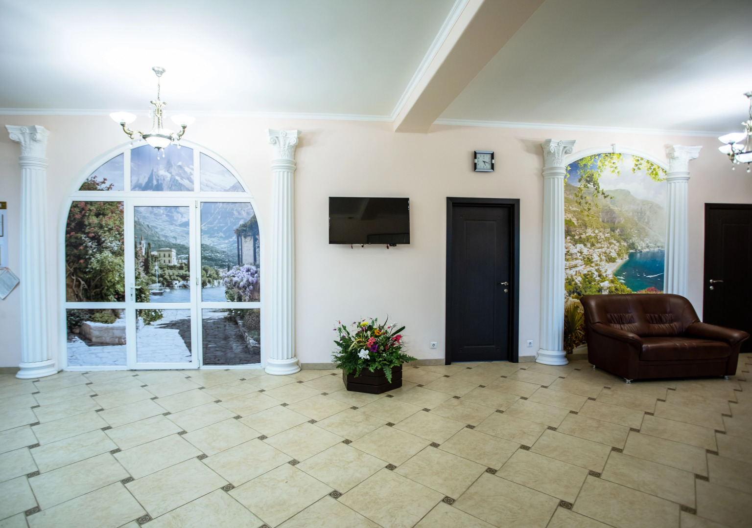 Гостиница Мир на Карбышева