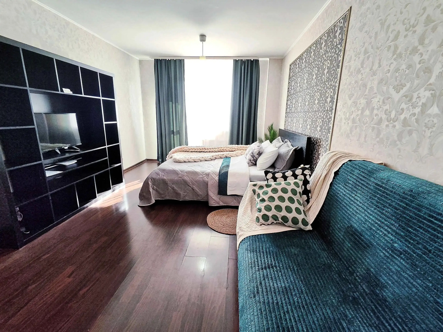 Квартира Изумруд Гостиный Дворъ и Ко на Щорса 103