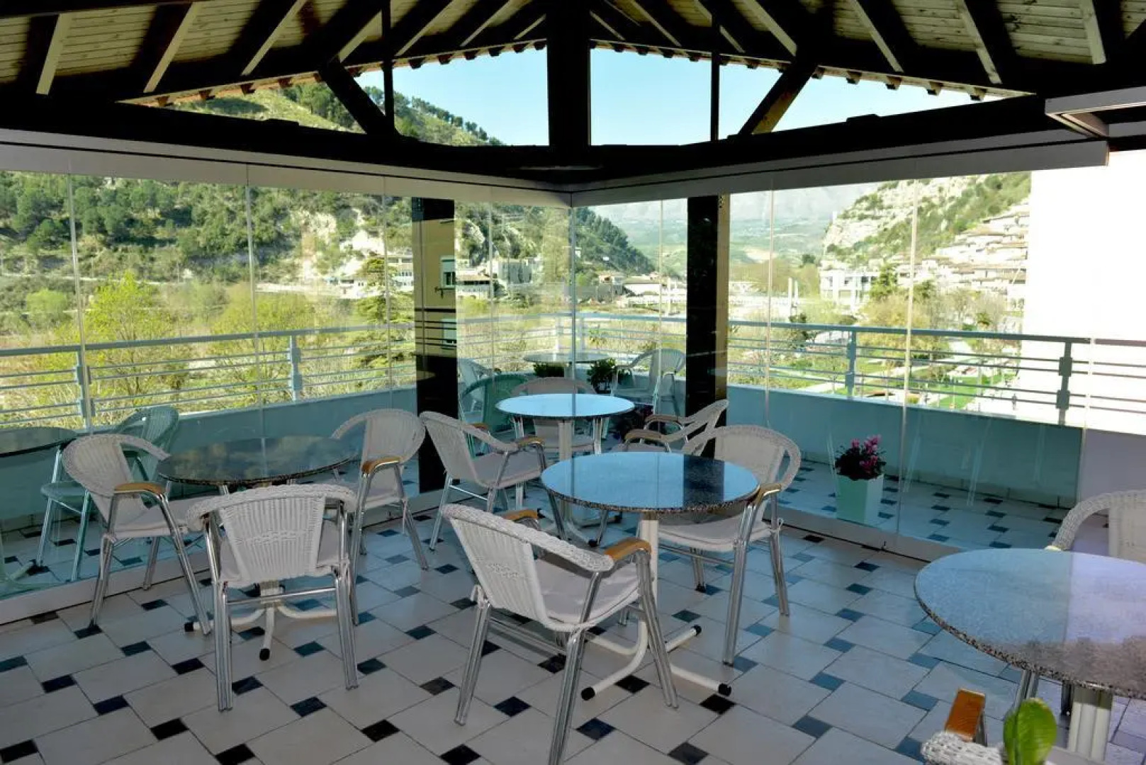 Отель Grand White City