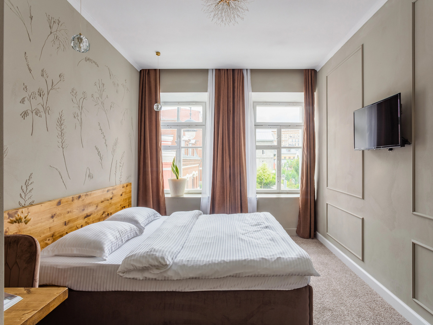 Отель Тихонов