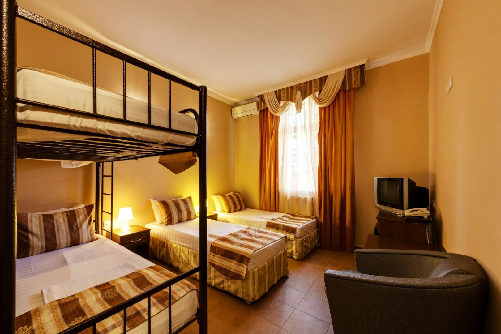 Отель Мартон Пашковский