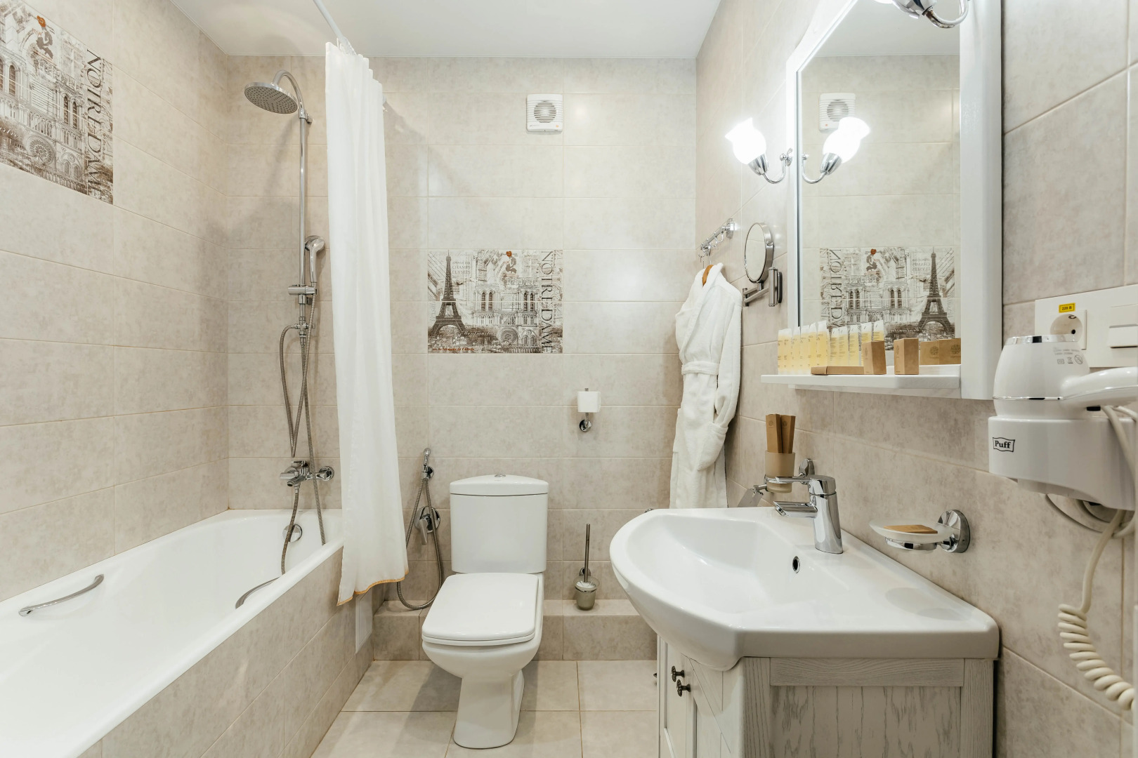 Отель Customs House Hotel & SPA