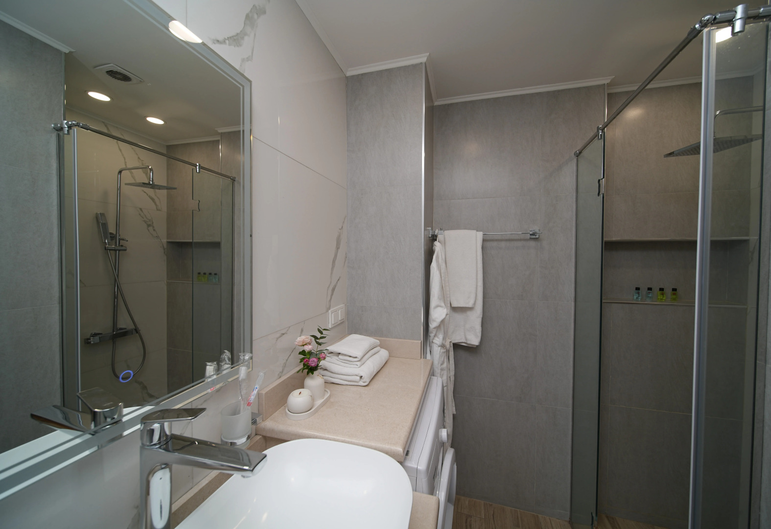 Апартаменты улучшенные с балконом от Sweet Home