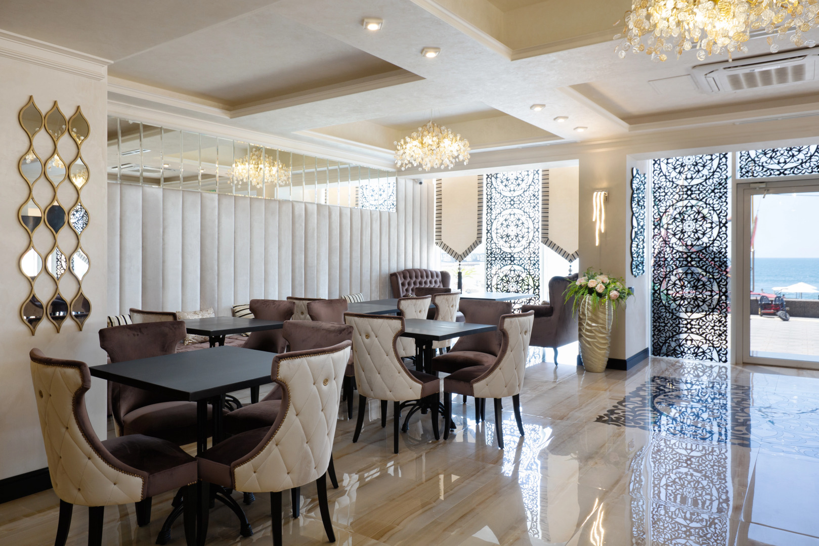 Отель Tropicana