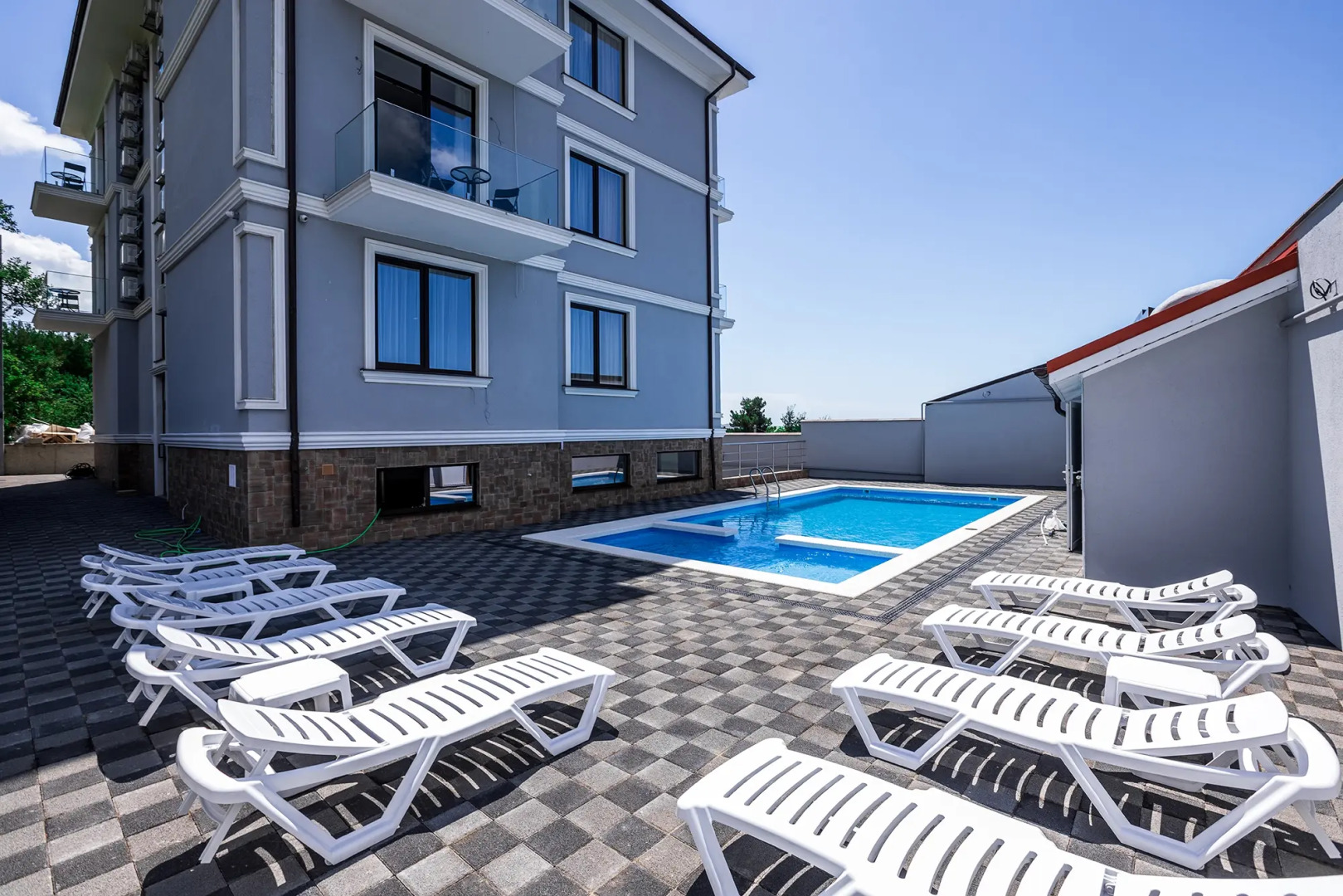 Отель Милан