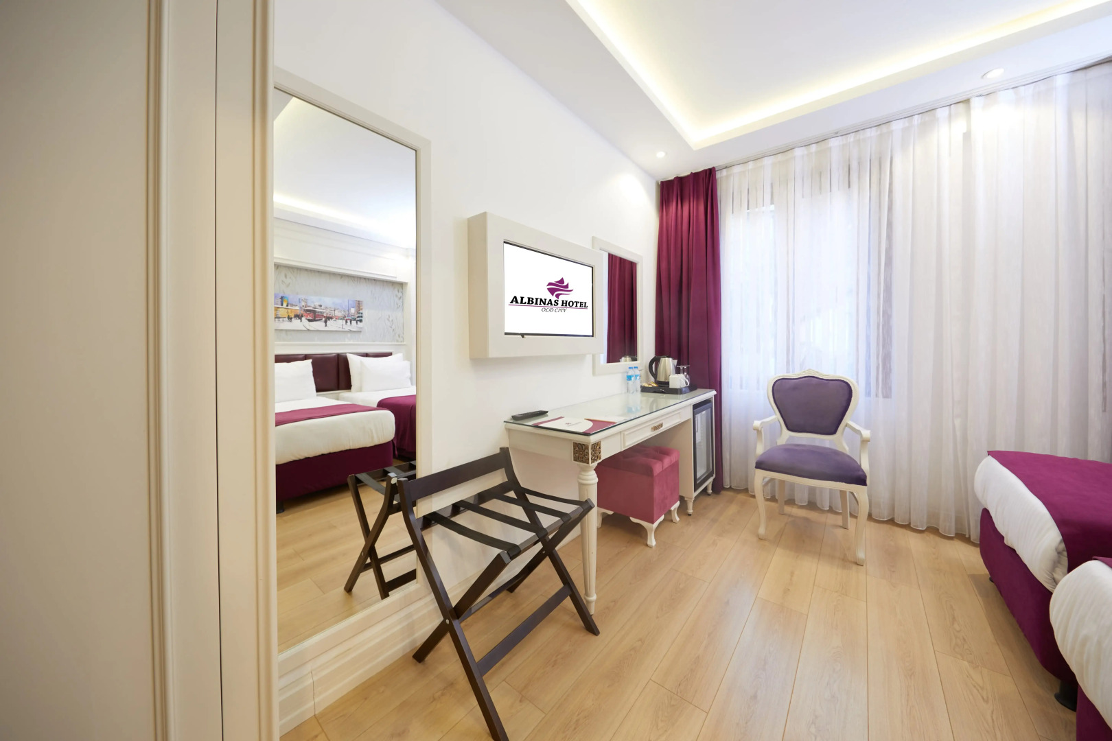 Albinas Hotel Old City