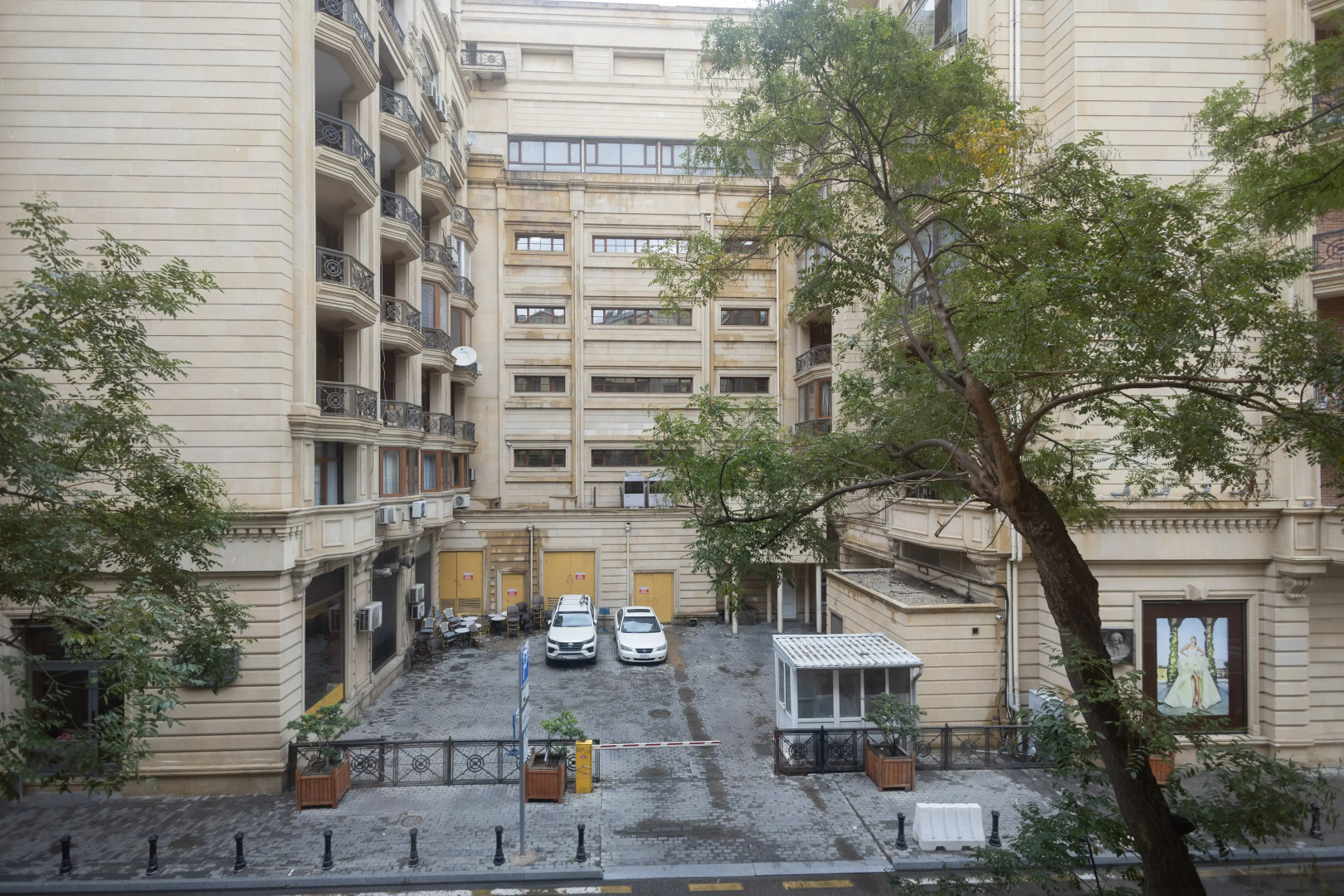 Апартаменты двухкомнатные с гостинной комнатой на Торговой улице ( K5)