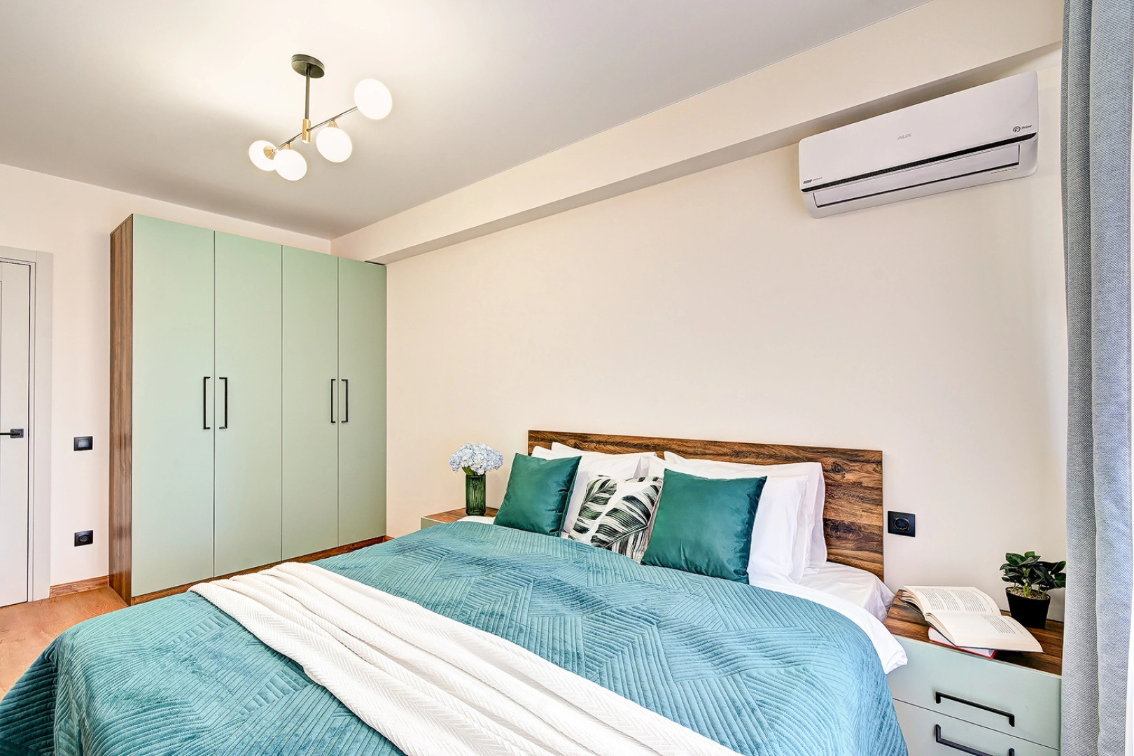 Квартира на 1й линия от моря большая комфортная