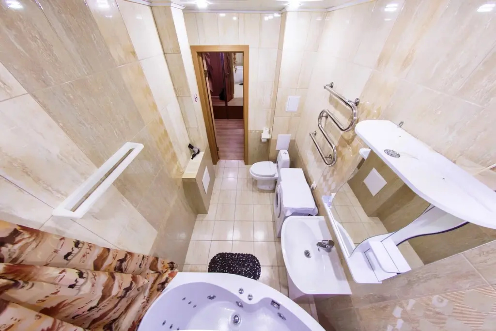 Апартаменты На Революционной 72