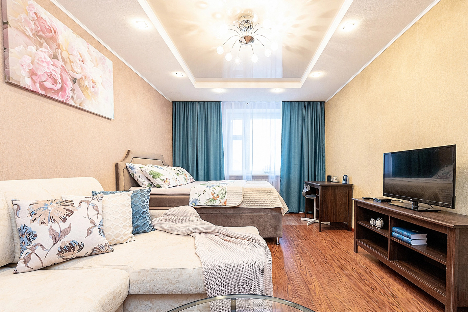 Апартаменты двухкомнатные  на Мещерском бульваре 3/3 .м.Cтрелка. Сова-Дом