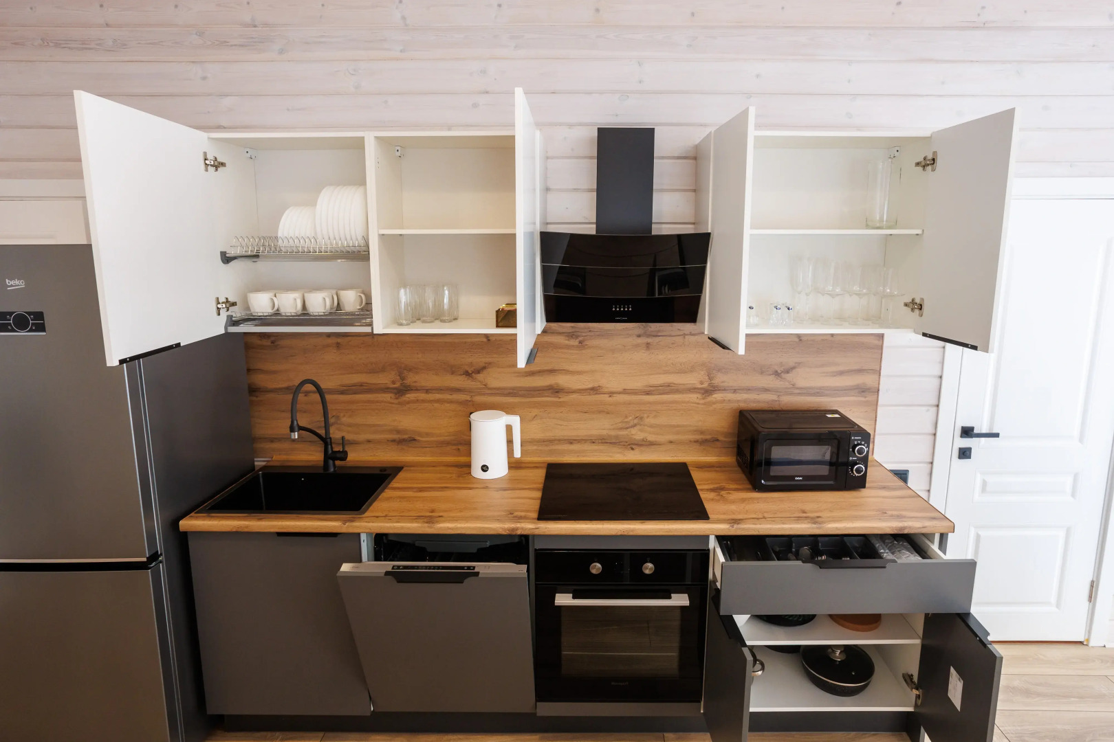 Частный дом Forested home на горке