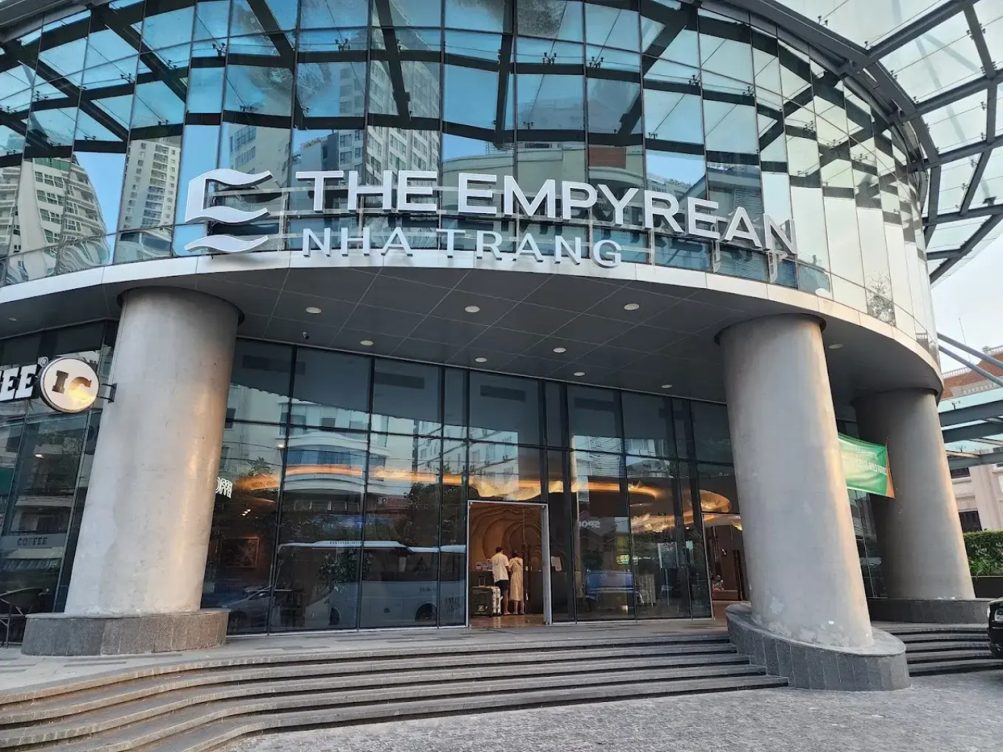 Отель The Empyrean Nha Trang