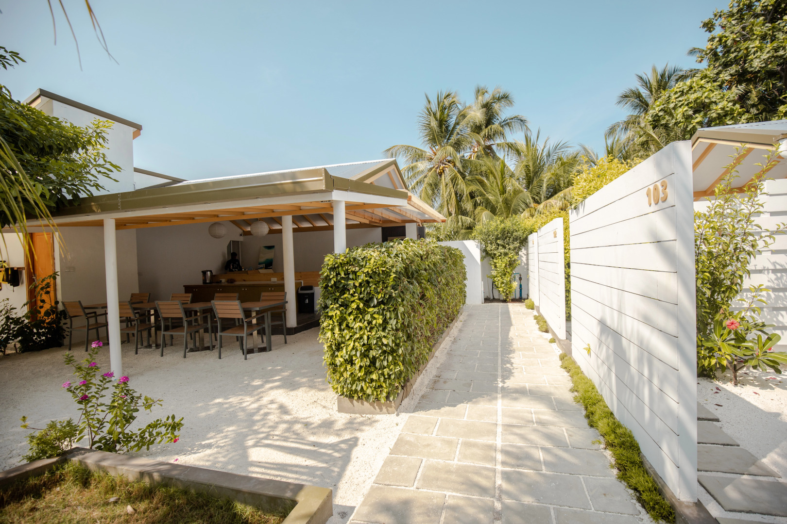 RV Thoddoo Maldives Guest house