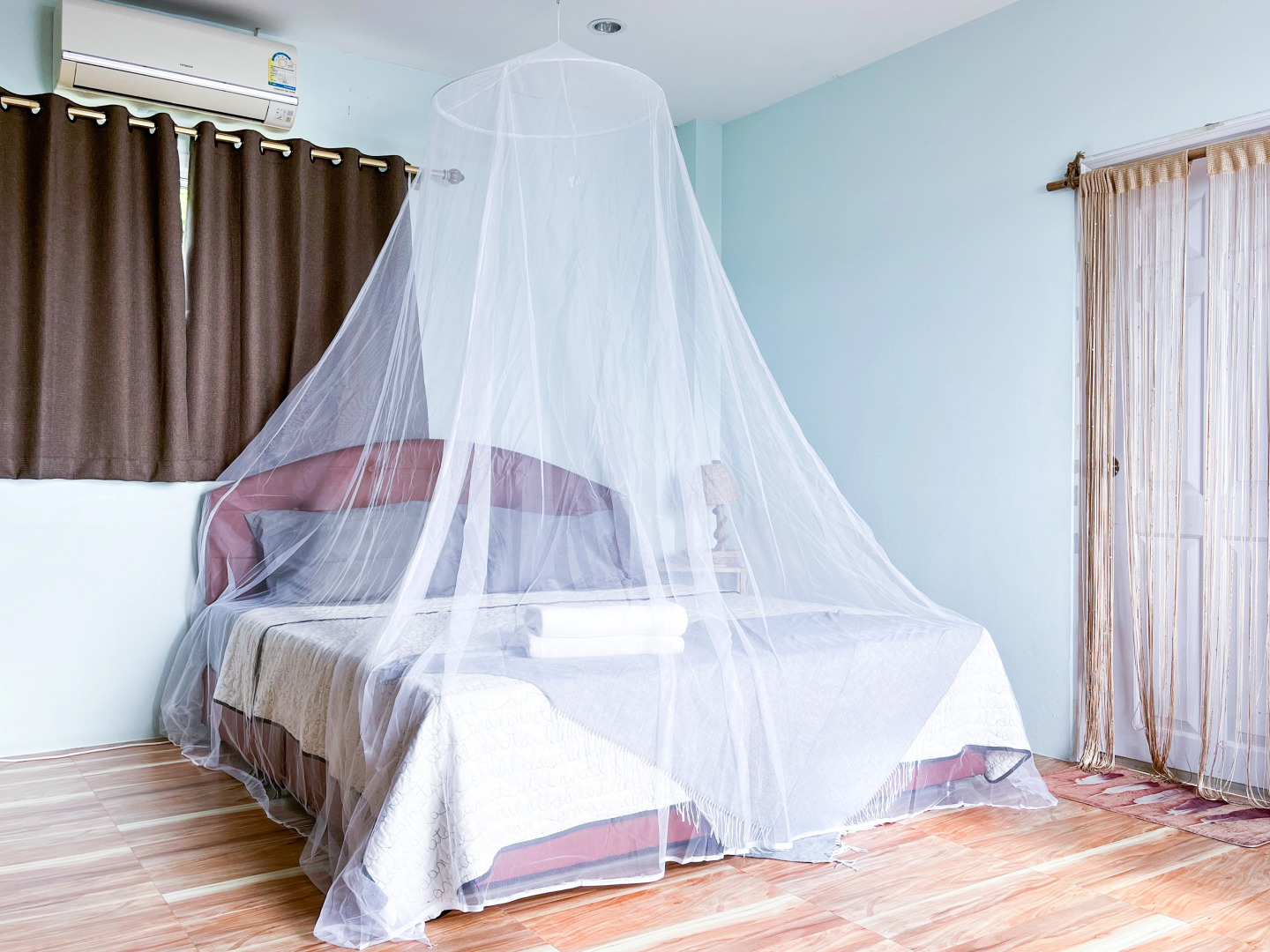 Апартаменты Sea Dreamer Beachfront Apartment