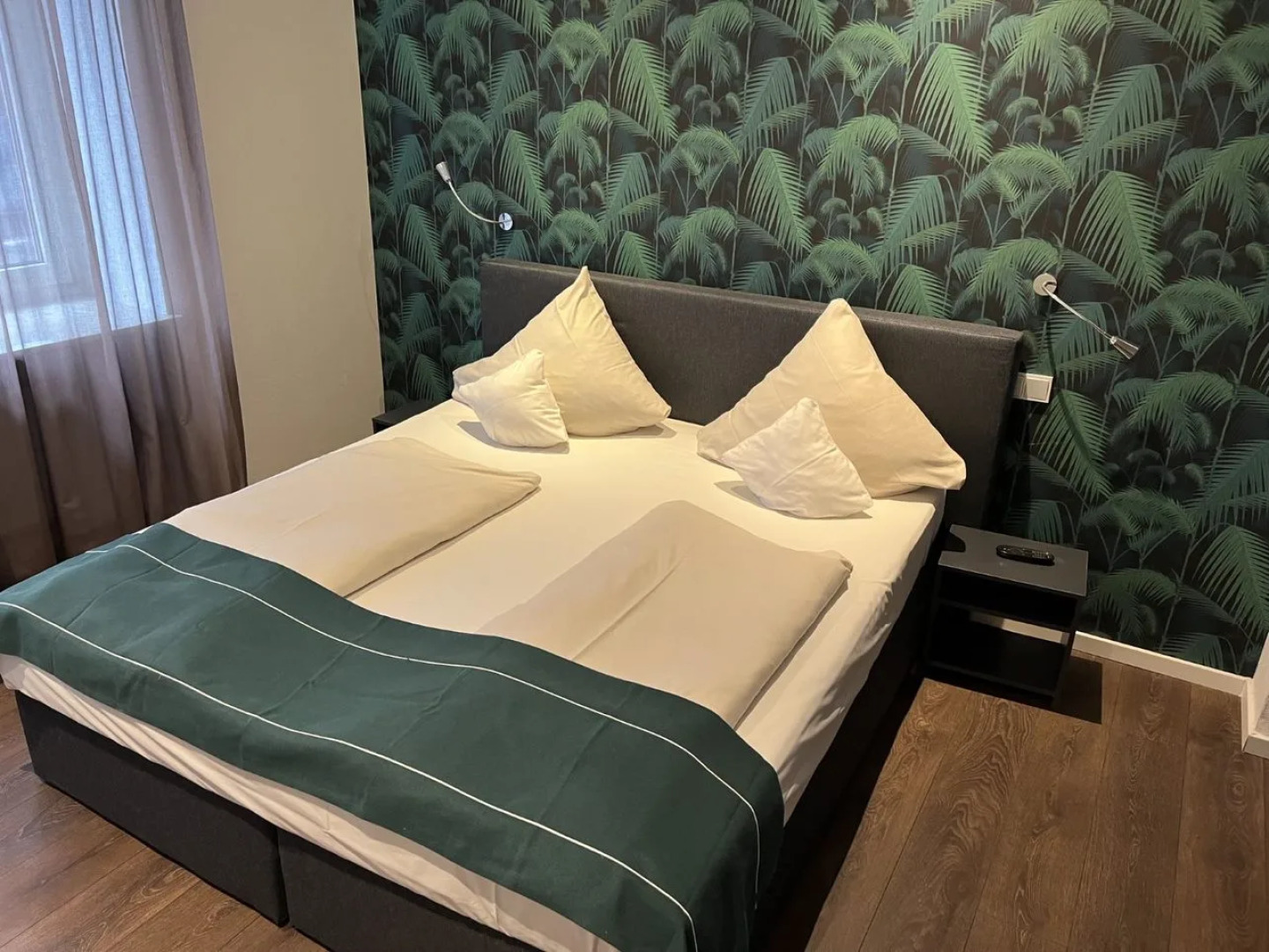 Отель Attaché an der Messe