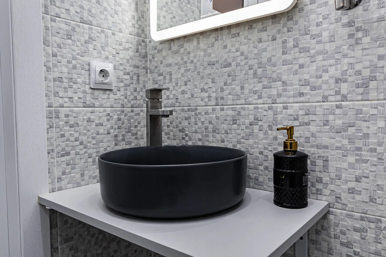 Квартира на Восточно-Кругликовской улице 42/3к1(3)