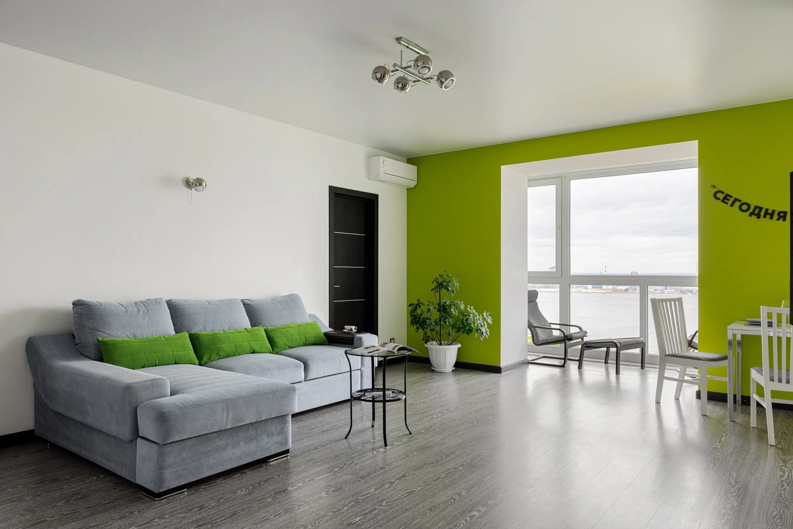 Семейная видовая квартира в центре «Городская Панорама»