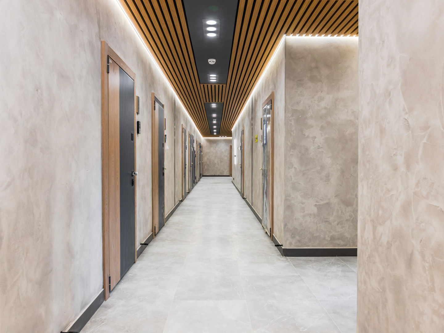 Апартаменты Aquamarine Resort в доме с бассейном в Сестрорецке