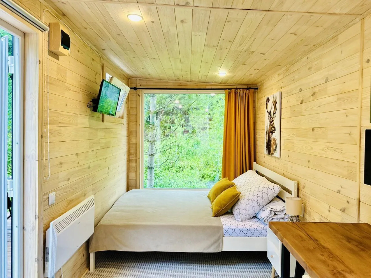 Частный Дом в Окружении Кедpового Леса со Своей Террасой и Мангальной Зоной