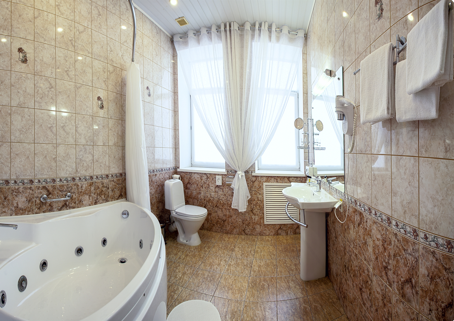 Отель Чарушин