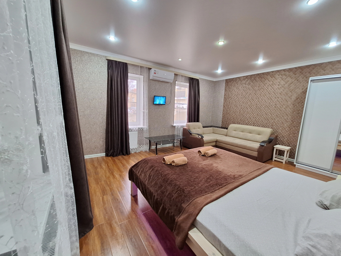 Апартаменты Brown Room от Rooms Apartment