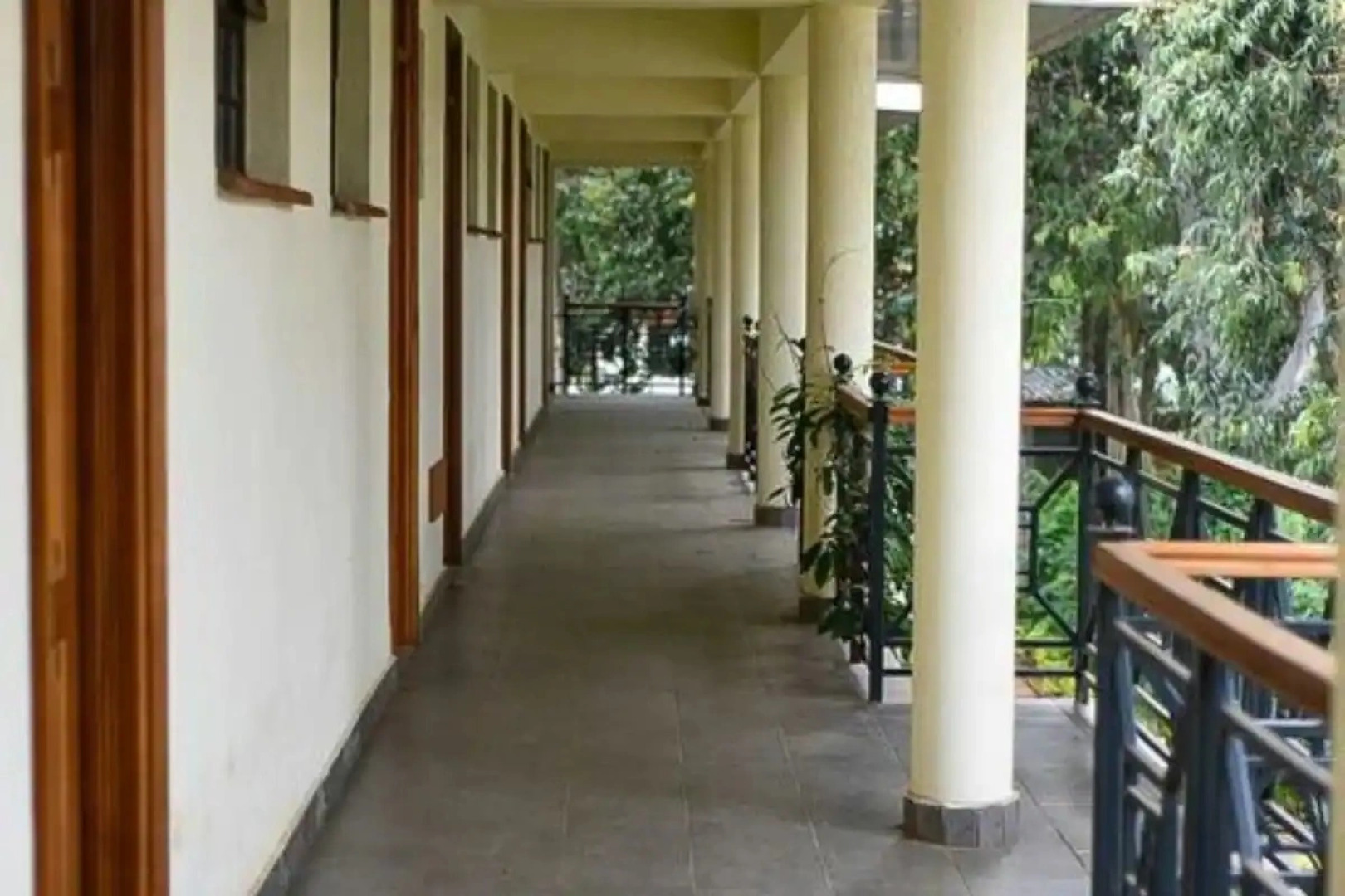 Мини-Отель Karen Village Art Residency