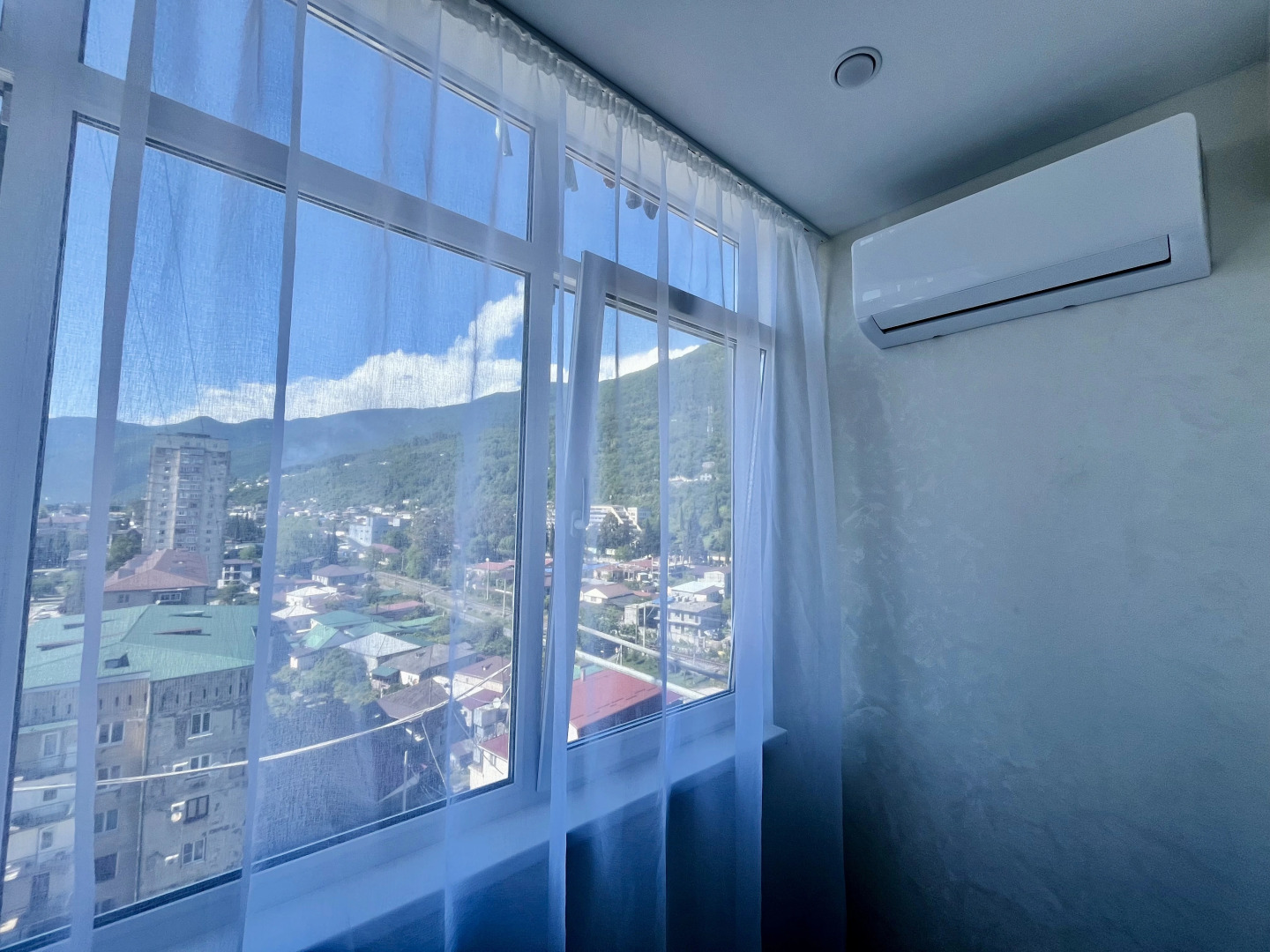 Квартира Апартаменты в Центре Гагры с Видом на Море и Горы